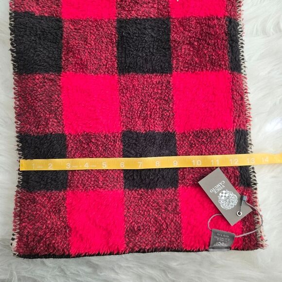 VINCE CAMUTO Red Buffalo Plaid Infinity Scarf NWT - Picture 4 of 6